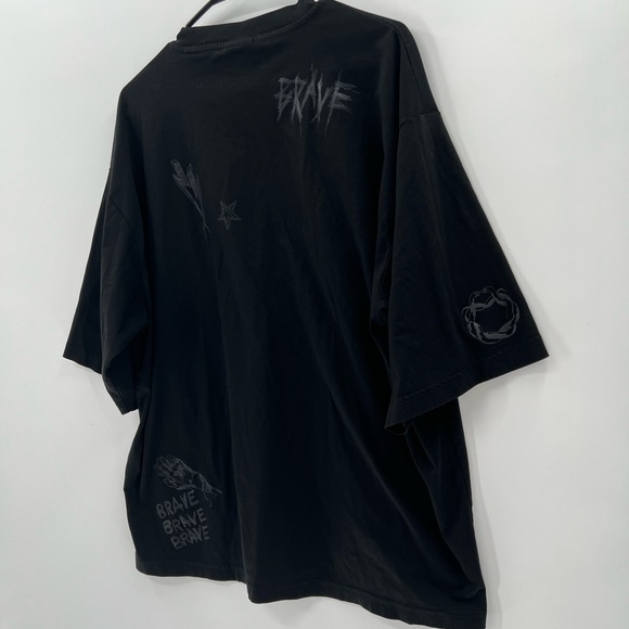 Diesel - Boxy T-shirt with Villian Print - Picture 8 of 15